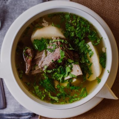 CALDO DE COSTILLA
